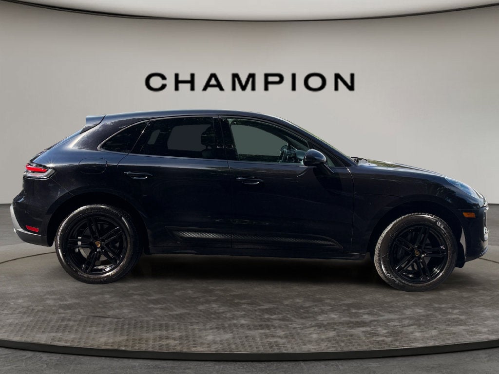 2025 Porsche Macan Base