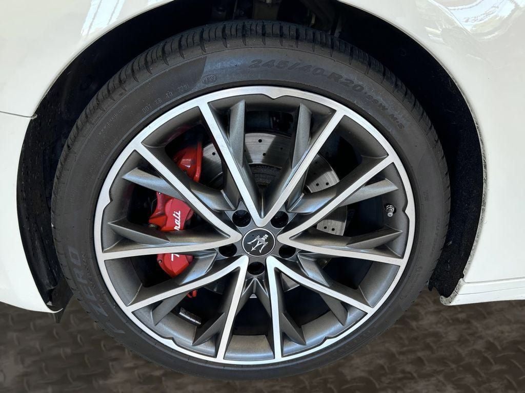 2023 Maserati Ghibli Modena Q4