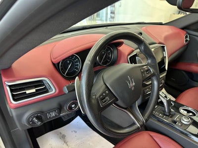 2023 Maserati Ghibli Modena Q4