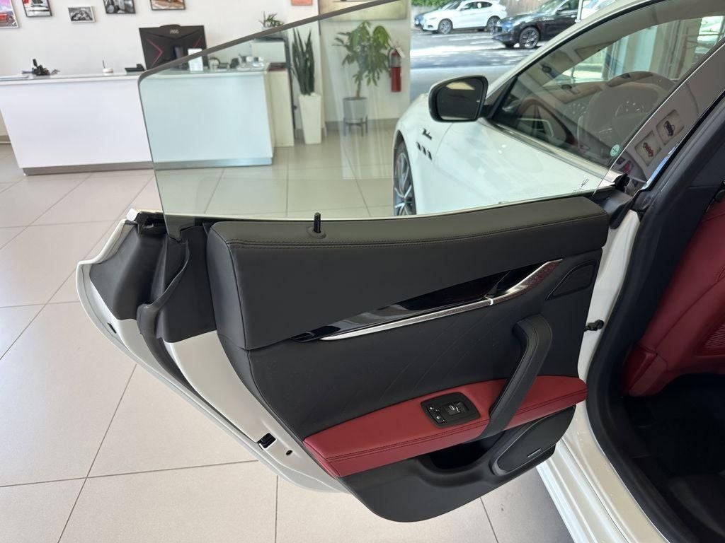 2023 Maserati Ghibli Modena Q4