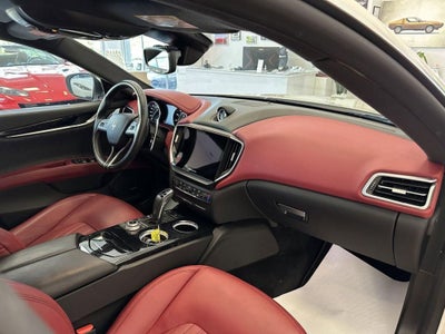 2023 Maserati Ghibli Modena Q4