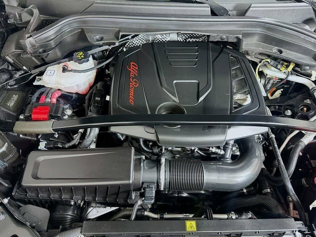 2024 Alfa Romeo Stelvio Veloce AWD